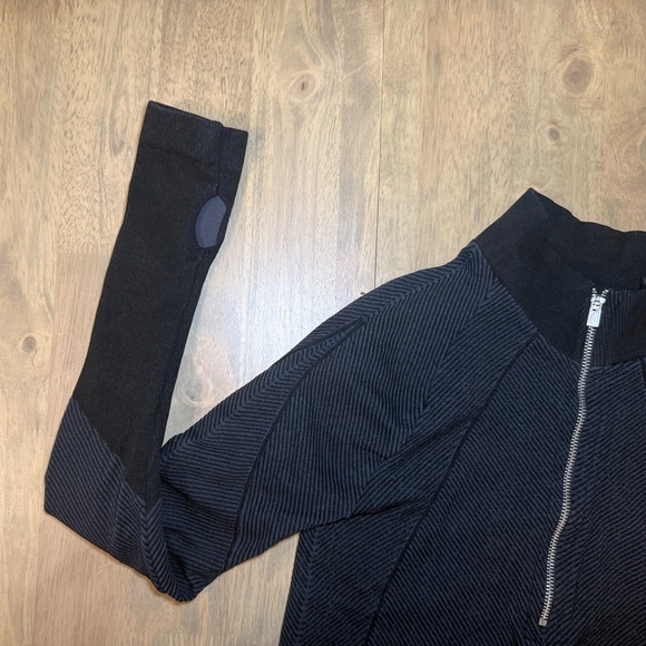 FP Movement Half Zip Rewind Layering Top, Black, XS/S - Picture 4 of 9